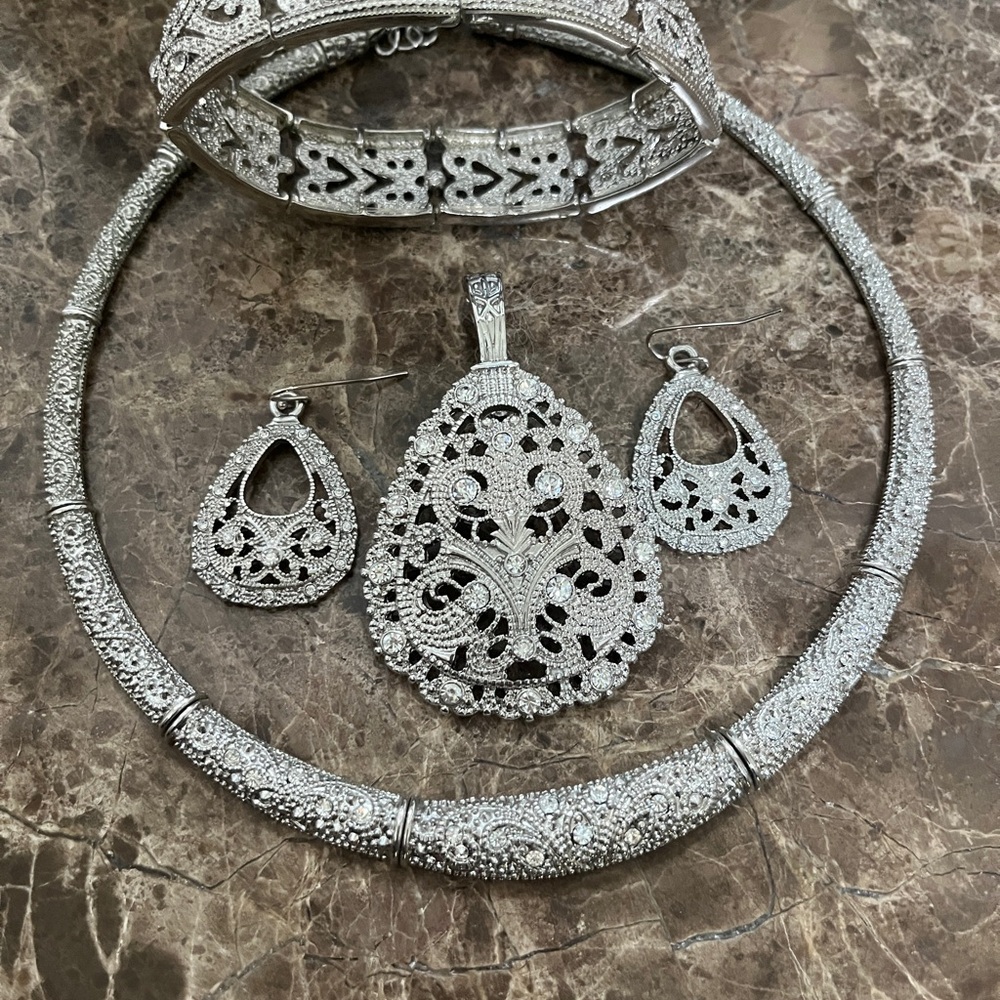 🌼🌼🌼NECKLACE SET by PREMIER 🌸🌸🌸🌸🌸EARRINGS & BRACELET 🌼🌼🌼🌼 LAST DAY ….MOTHER’S DAY - Picture 2 of 5